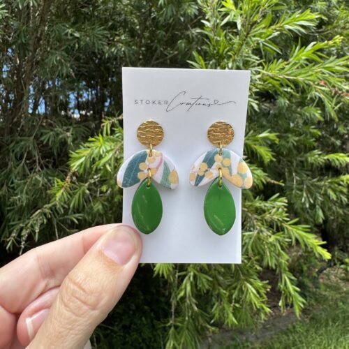 Apple and notebook dangle